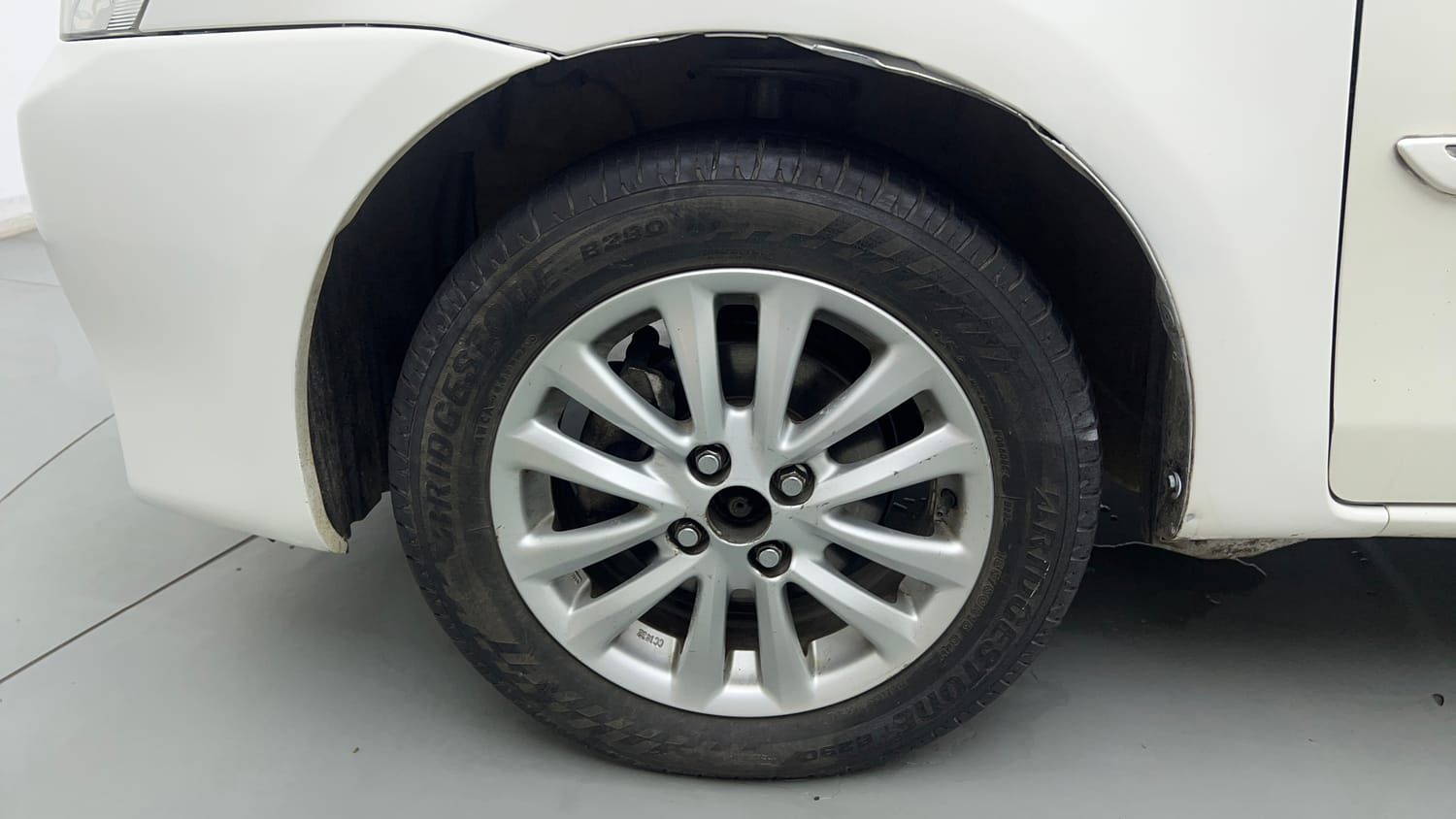 Used 2016 Toyota Etios VX Petrol Manual tyres LEFT FRONT TYRE RIM VIEW