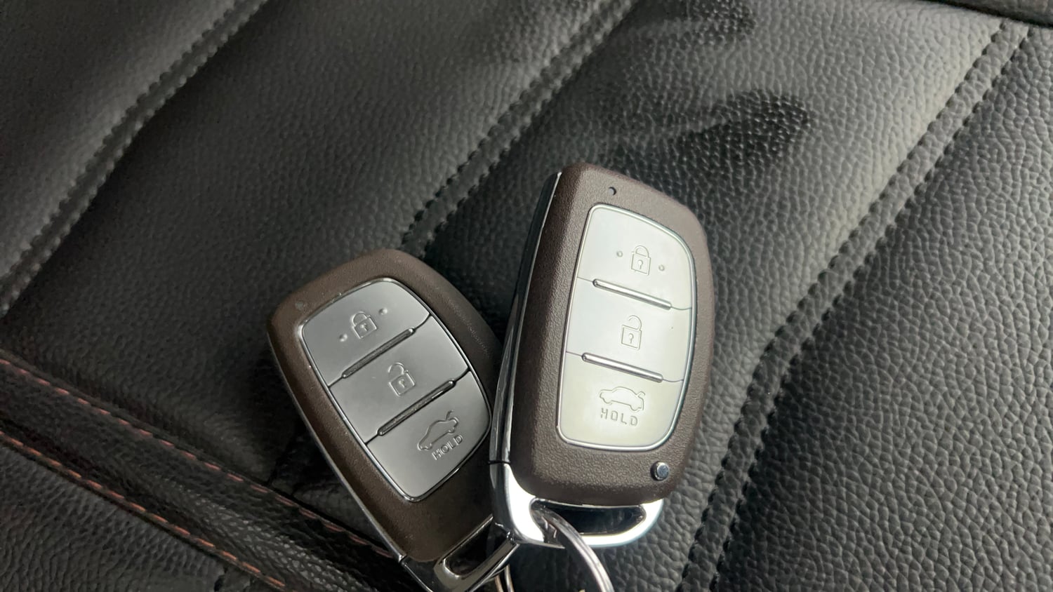 Used 2022 Hyundai Aura SX 1.2 Petrol Petrol Manual extra CAR KEY VIEW