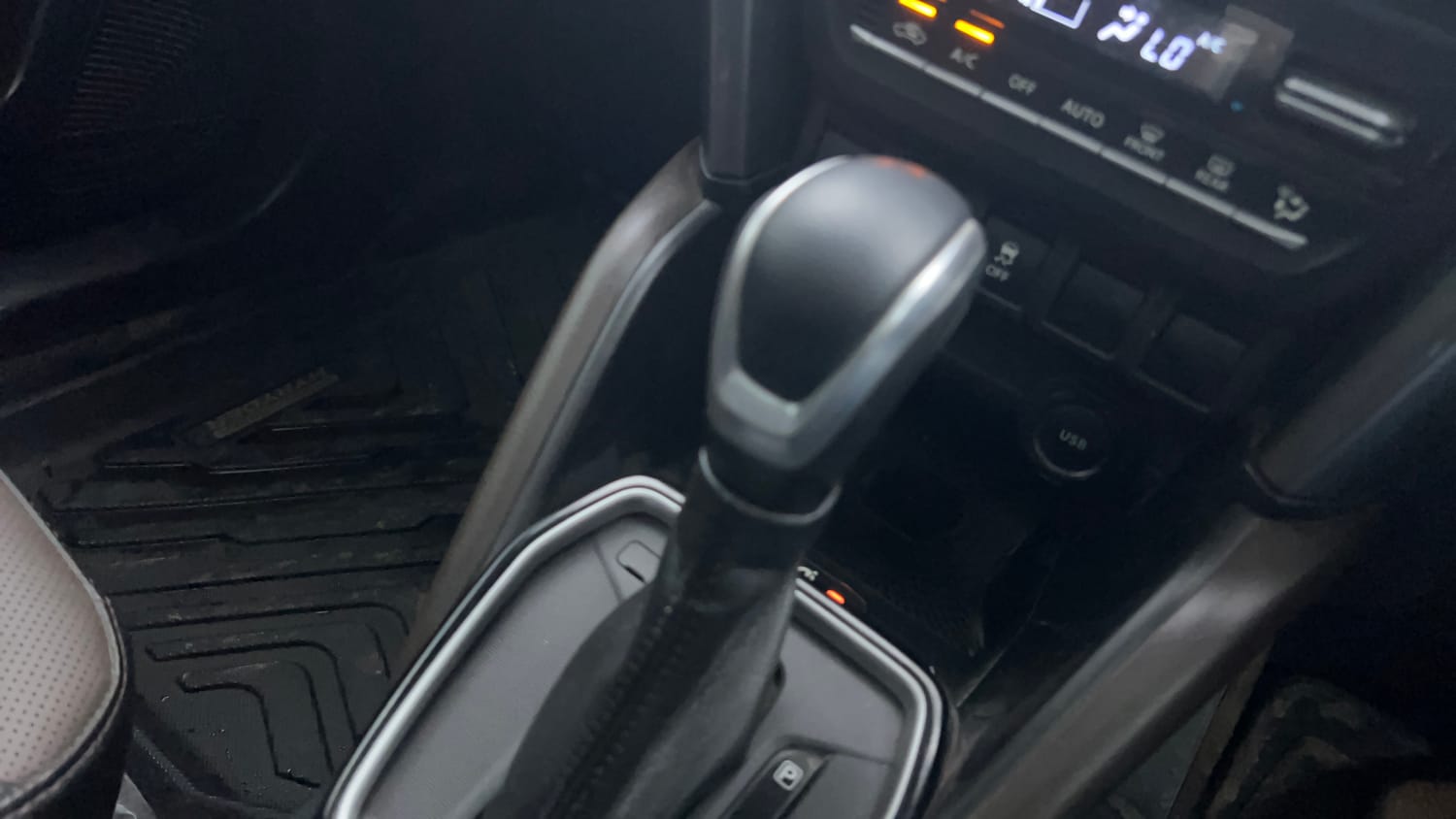 Used 2024 Toyota Urban Cruiser Hyryder V Hybrid Hybrid Automatic interior GEAR  KNOB VIEW