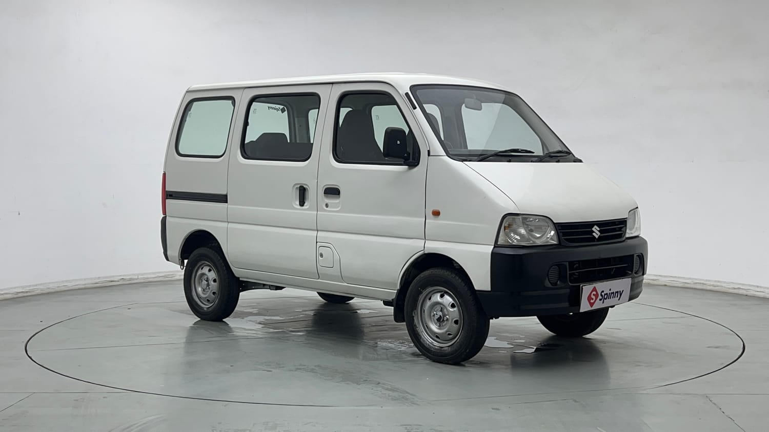 Used 2022 Maruti Suzuki Eeco 5 STR AC (O) Petrol Manual exterior RIGHT FRONT CORNER VIEW