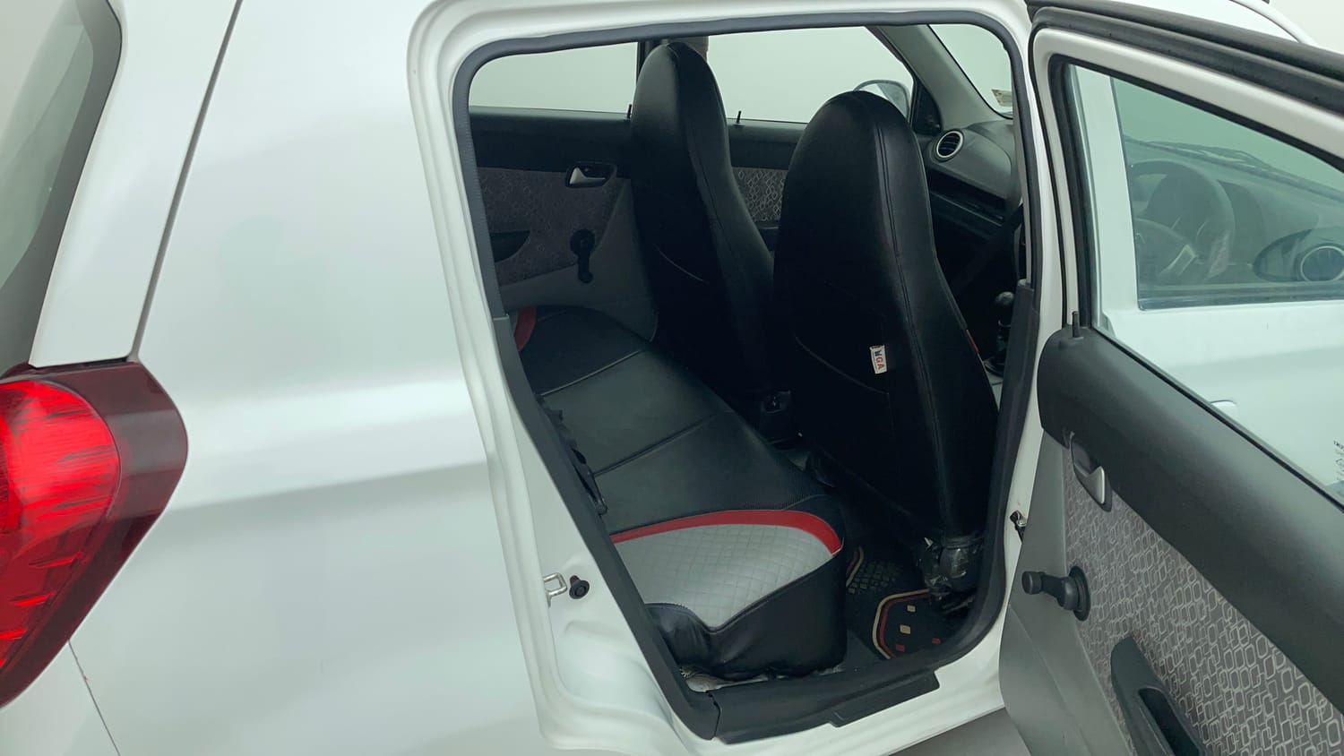 Used 2018 Maruti Suzuki Alto 800 LXi Petrol Manual interior RIGHT SIDE REAR DOOR CABIN VIEW