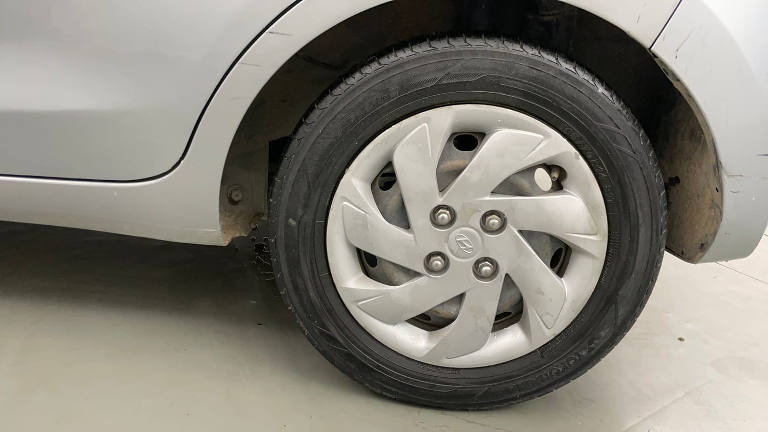 Used 2020 Hyundai New Santro 1.1 Sportz Petrol + CNG (outside fitted) Petrol+cng Manual tyres LEFT REAR TYRE RIM VIEW
