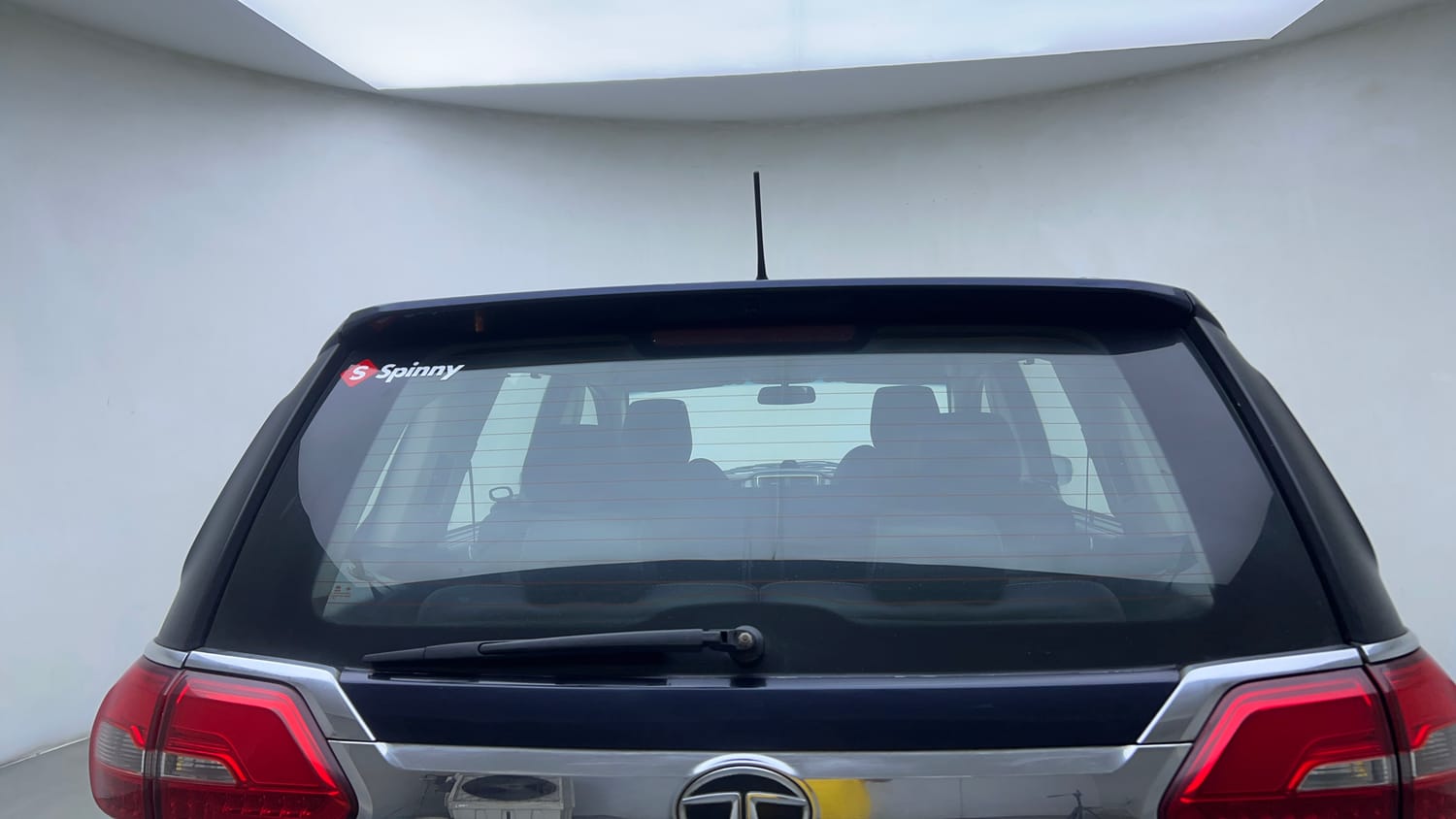 Used 2017 Tata Hexa XTA 4x2 7 STR Diesel Automatic exterior BACK WINDSHIELD VIEW