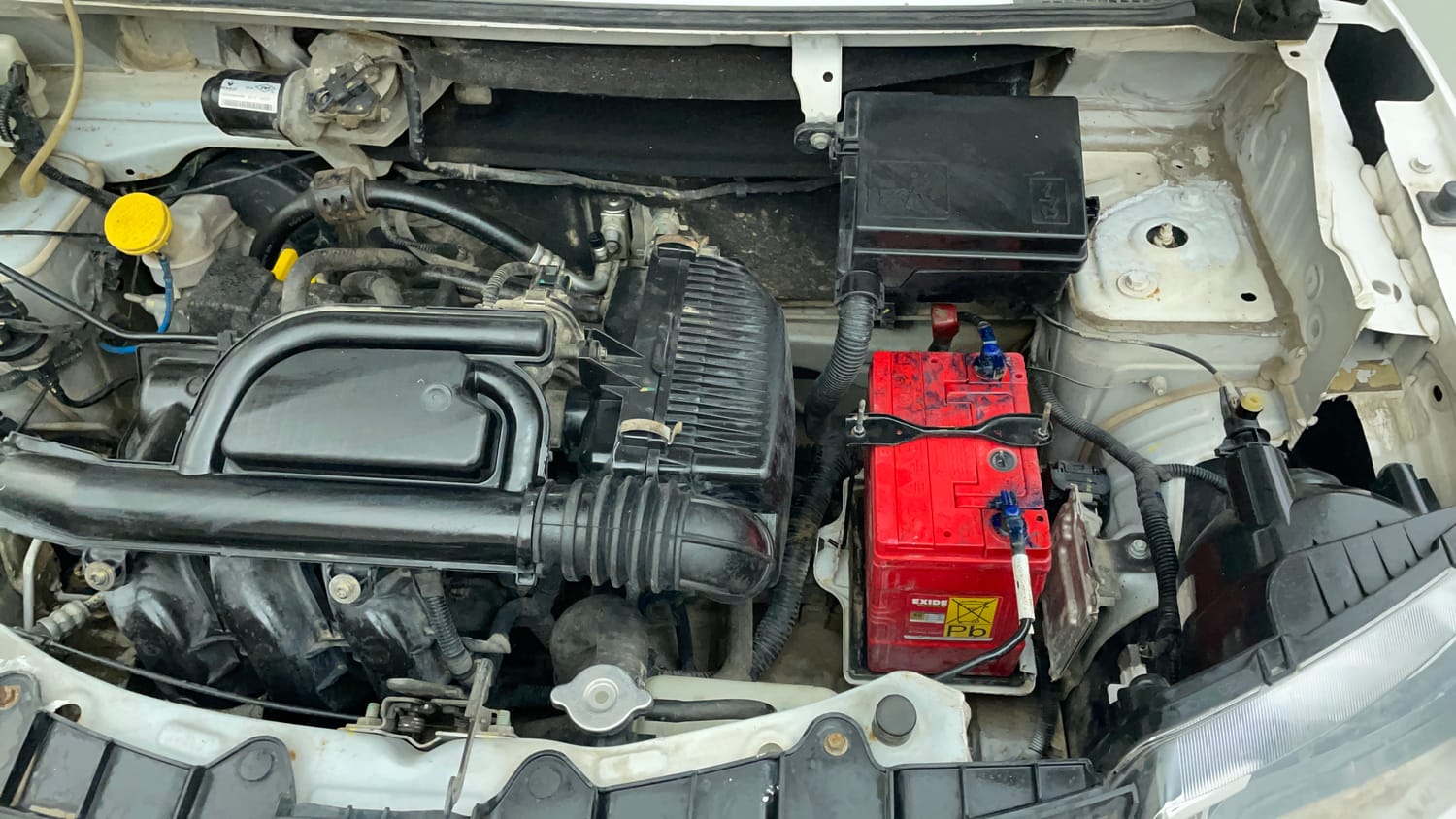 Used 2017 Renault Kwid 1.0 RXT Petrol Manual engine ENGINE LEFT SIDE VIEW