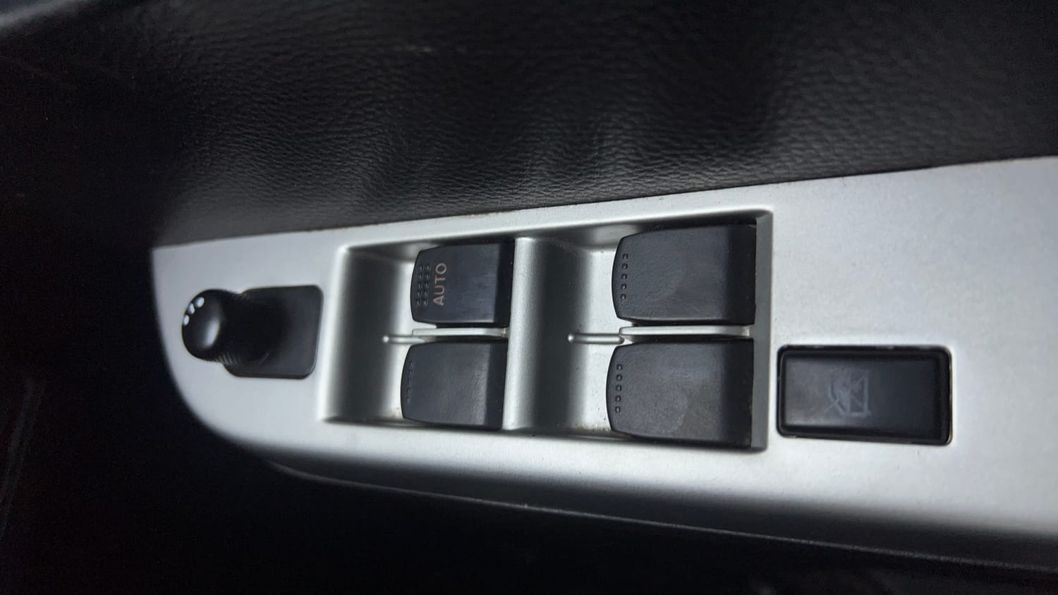 Used 2016 Maruti Suzuki Wagon R VXI Petrol Manual top_features Power windows