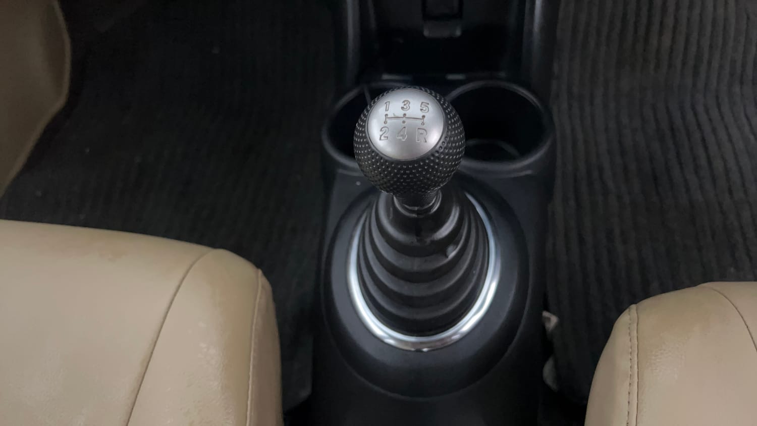 Used 2014 Honda Amaze 1.2 S i-VTEC Petrol Manual interior GEAR  KNOB VIEW