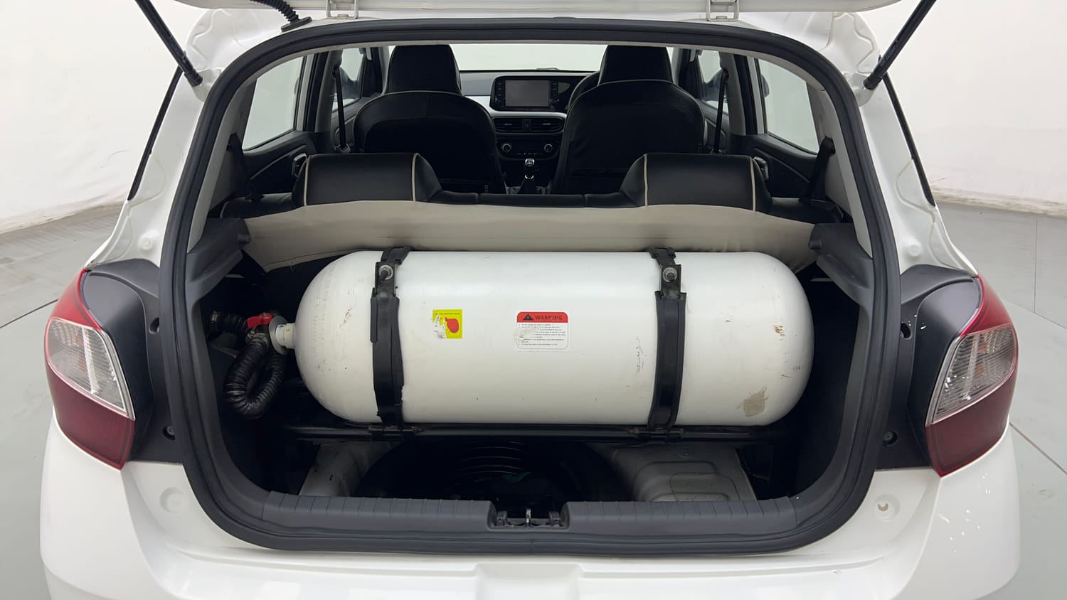 Used 2022 Hyundai Grand i10 Nios Sportz 1.2 Kappa VTVT CNG Cng Manual interior DICKY INSIDE VIEW
