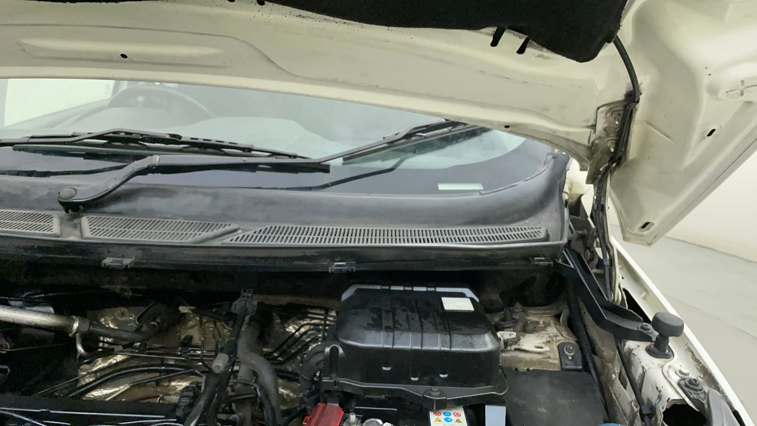 Used 2013 Ford EcoSport Titanium 1.5 Ti-VCT Petrol Manual engine ENGINE LEFT SIDE HINGE & APRON VIEW