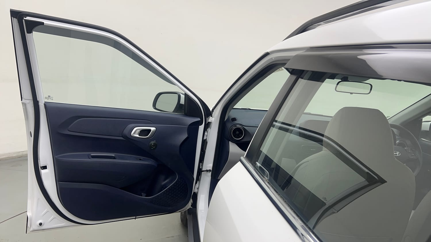 Used 2026 Hyundai Exter 1.2 Kappa Dual CNG MT HX 8 Cng Manual interior LEFT FRONT DOOR OPEN VIEW