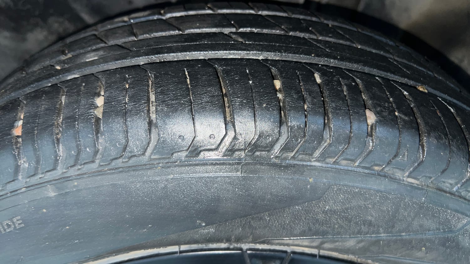 Used 2023 Tata Punch Adventure AMT Petrol Automatic tyres LEFT FRONT TYRE TREAD VIEW