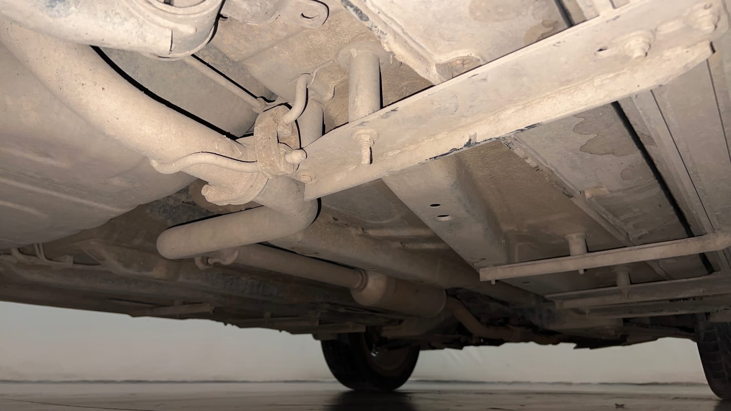 Used 2020 Tata Nexon XZ Plus (O) Dual Tone Petrol Manual extra REAR RIGHT UNDERBODY VIEW