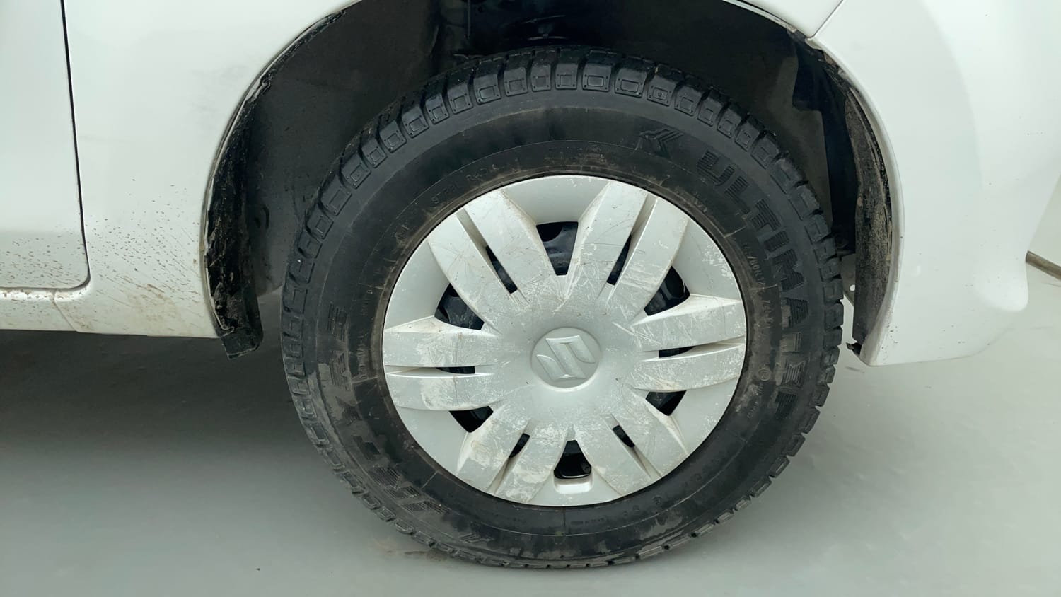 Used 2018 Maruti Suzuki Alto 800 LXi Petrol Manual tyres RIGHT FRONT TYRE RIM VIEW