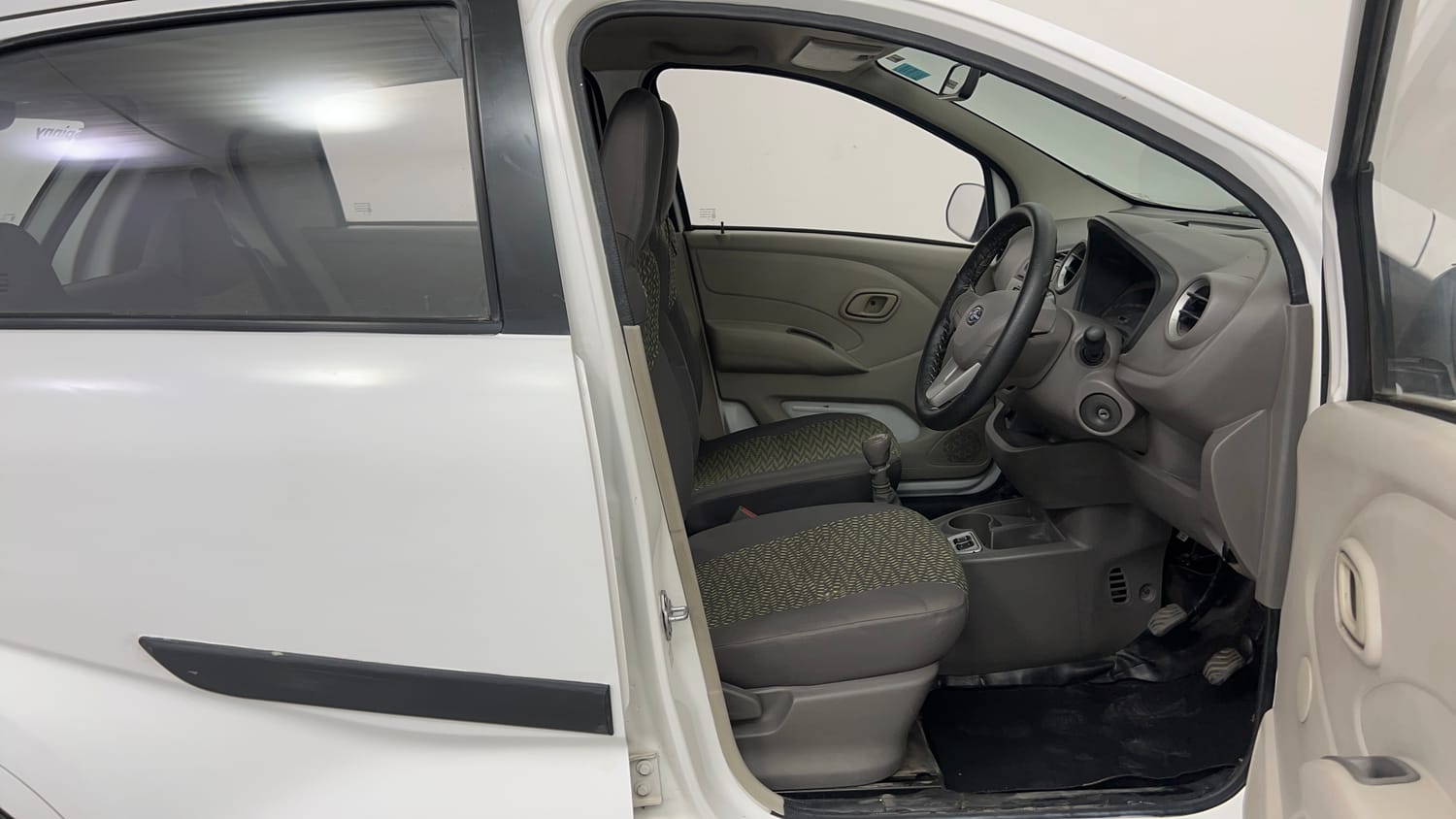 Used 2016 Datsun Redi-GO T (O) Petrol Manual interior RIGHT SIDE FRONT DOOR CABIN VIEW