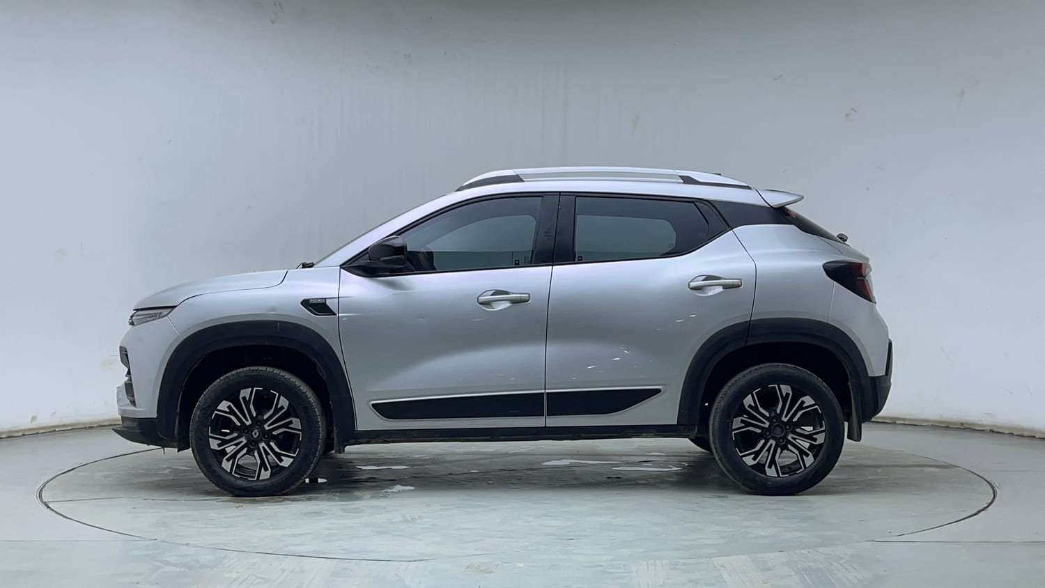 Used 2021 Renault Kiger RXZ 1.0 Turbo MT Petrol Manual exterior LEFT SIDE VIEW