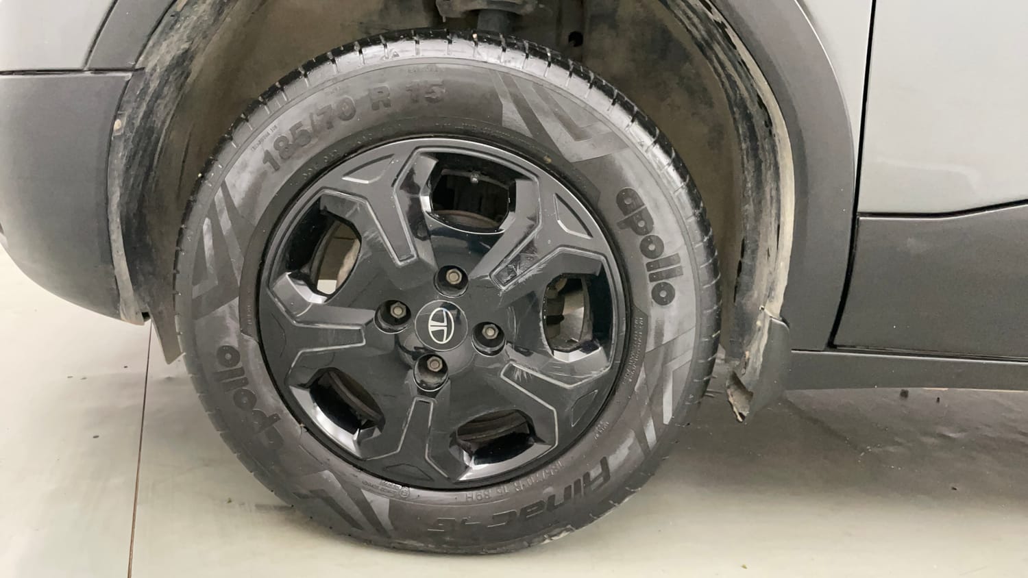 Used 2024 Tata Punch Accomplished MT Petrol Manual tyres LEFT FRONT TYRE RIM VIEW