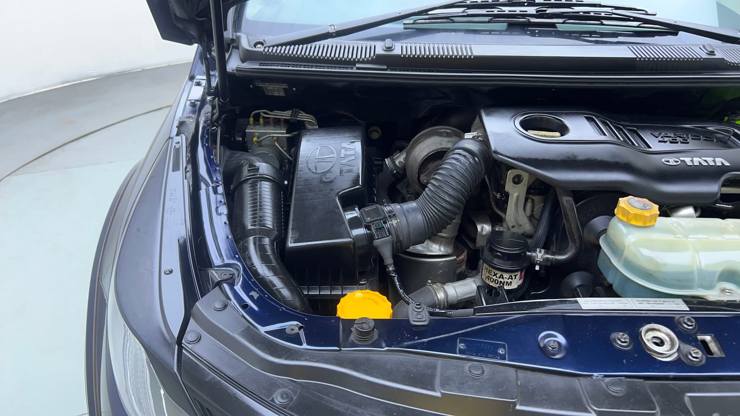 Used 2017 Tata Hexa XTA 4x2 7 STR Diesel Automatic engine ENGINE RIGHT SIDE VIEW