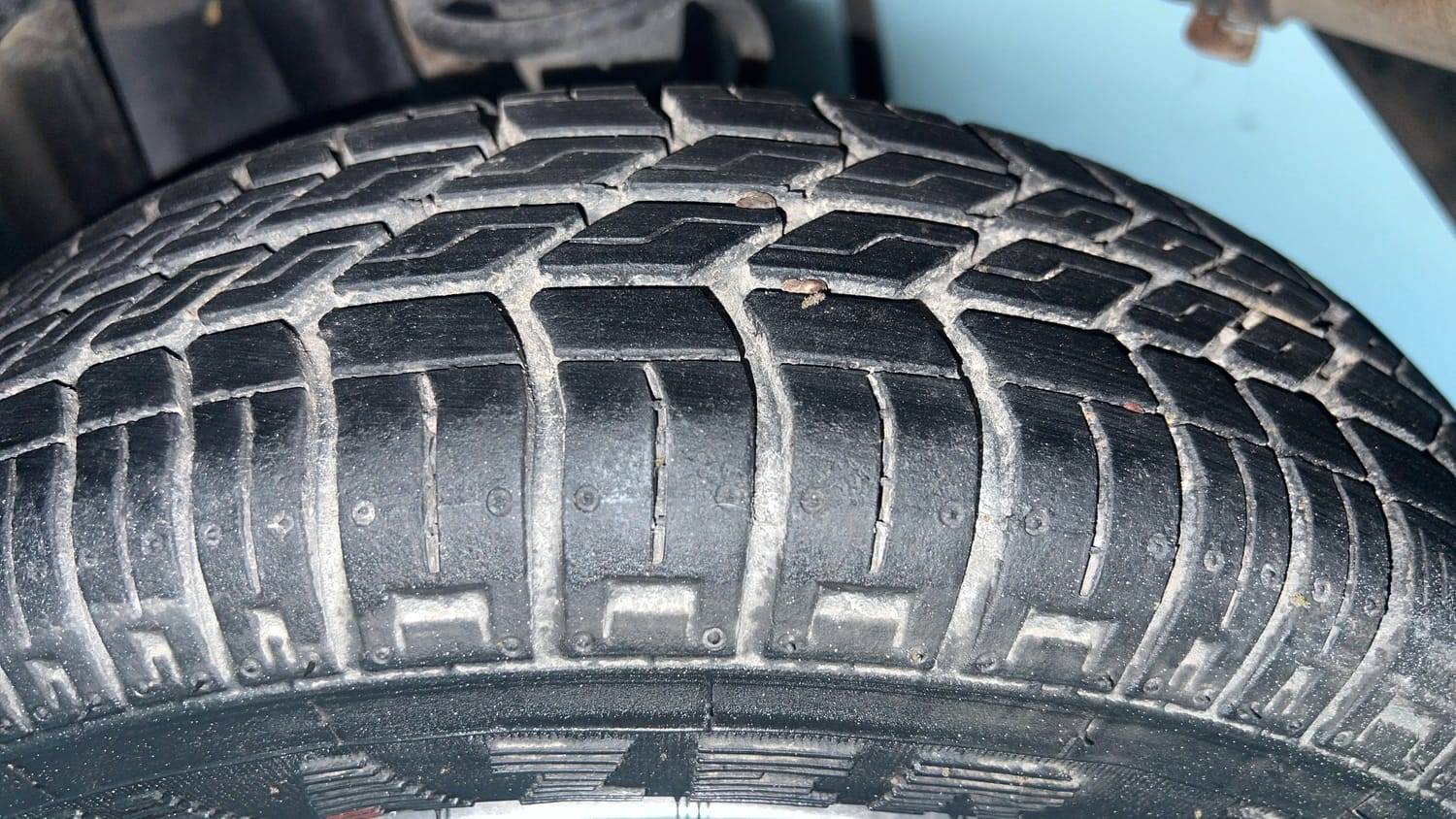 Used 2015 Maruti Suzuki Alto 800 Lxi Petrol Manual tyres LEFT REAR TYRE TREAD VIEW
