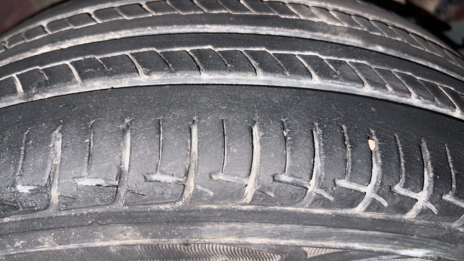 Used 2017 Hyundai Grand i10 Magna AT 1.2 Kappa VTVT Petrol Automatic tyres LEFT REAR TYRE TREAD VIEW
