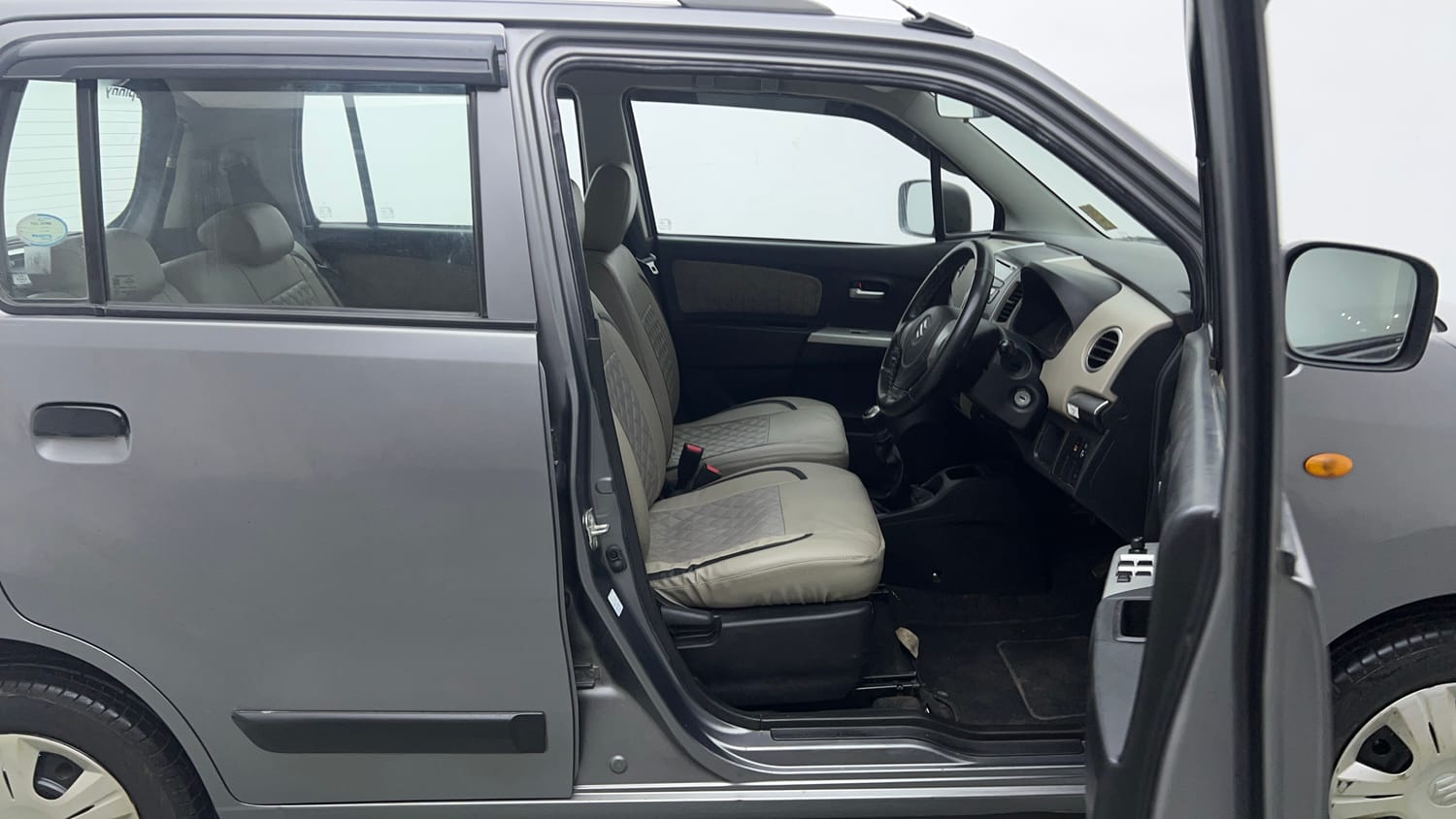 Used 2016 Maruti Suzuki Wagon R VXI Petrol Manual interior RIGHT SIDE FRONT DOOR CABIN VIEW