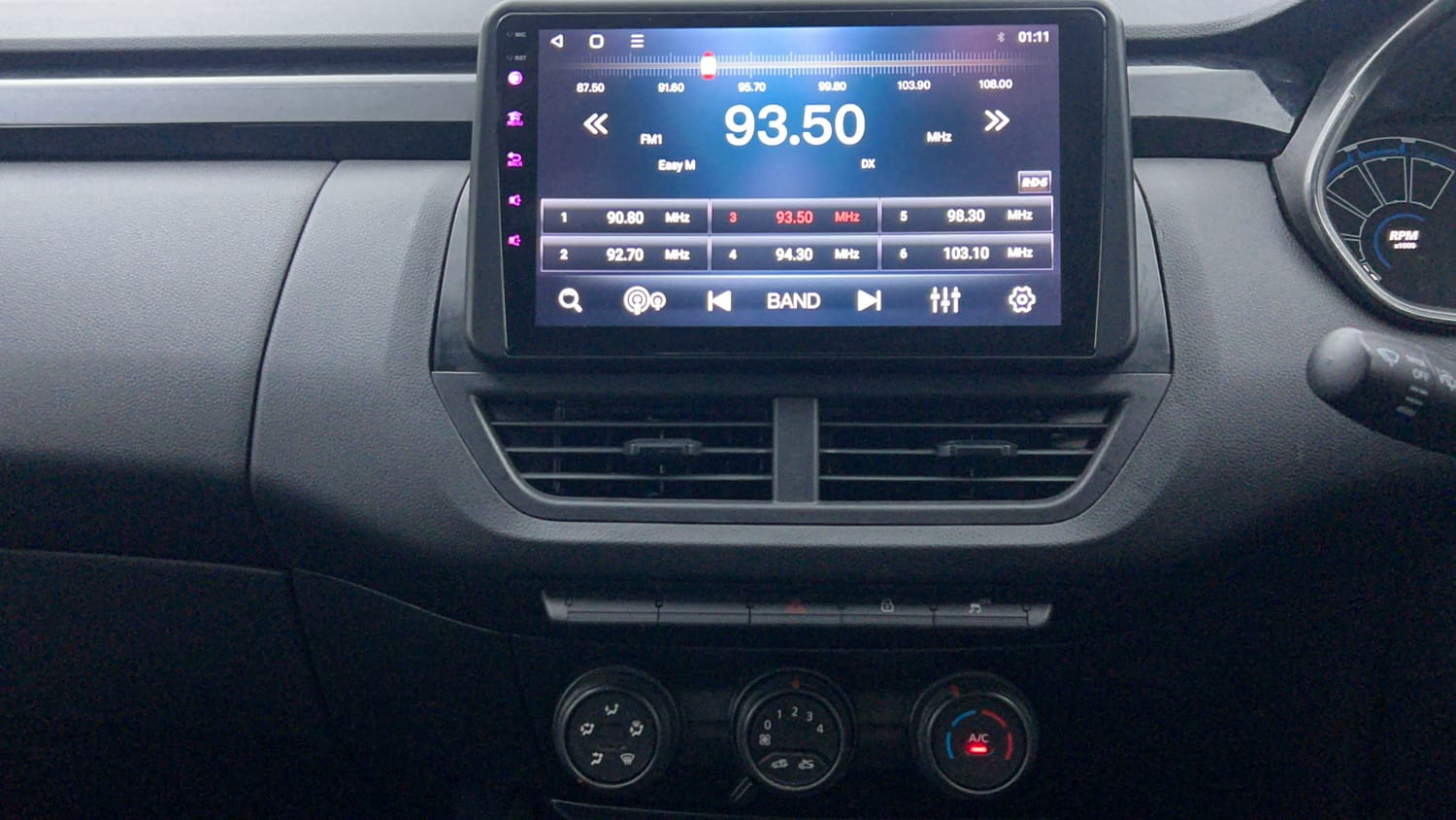 Used 2024 Renault Kiger RXL Petrol Manual interior MUSIC SYSTEM & AC CONTROL VIEW
