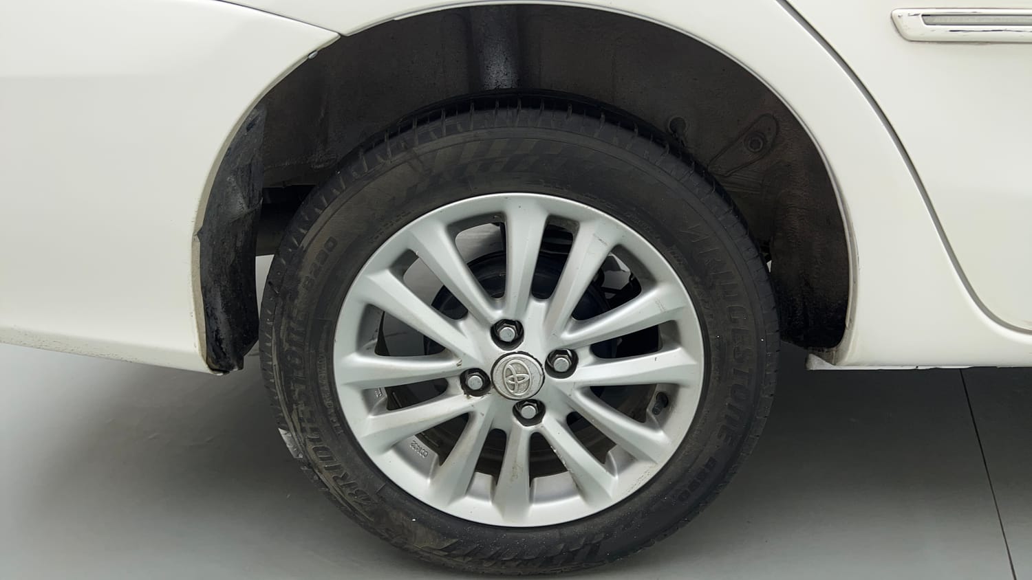 Used 2016 Toyota Etios VX Petrol Manual tyres RIGHT REAR TYRE RIM VIEW