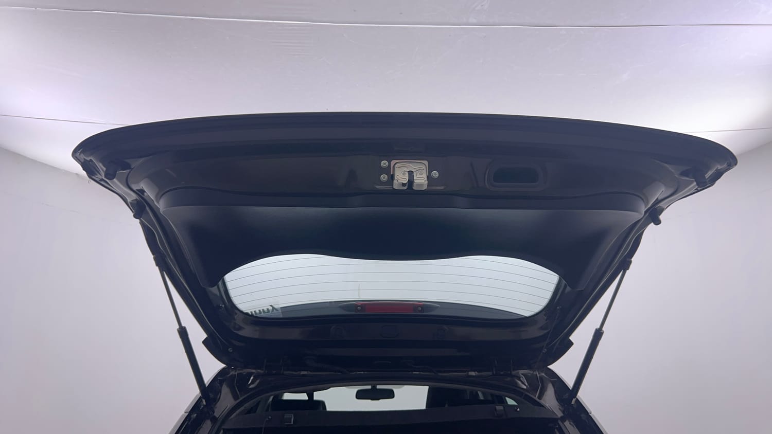 Used 2024 Toyota Urban Cruiser Hyryder V Hybrid Hybrid Automatic interior DICKY DOOR OPEN VIEW