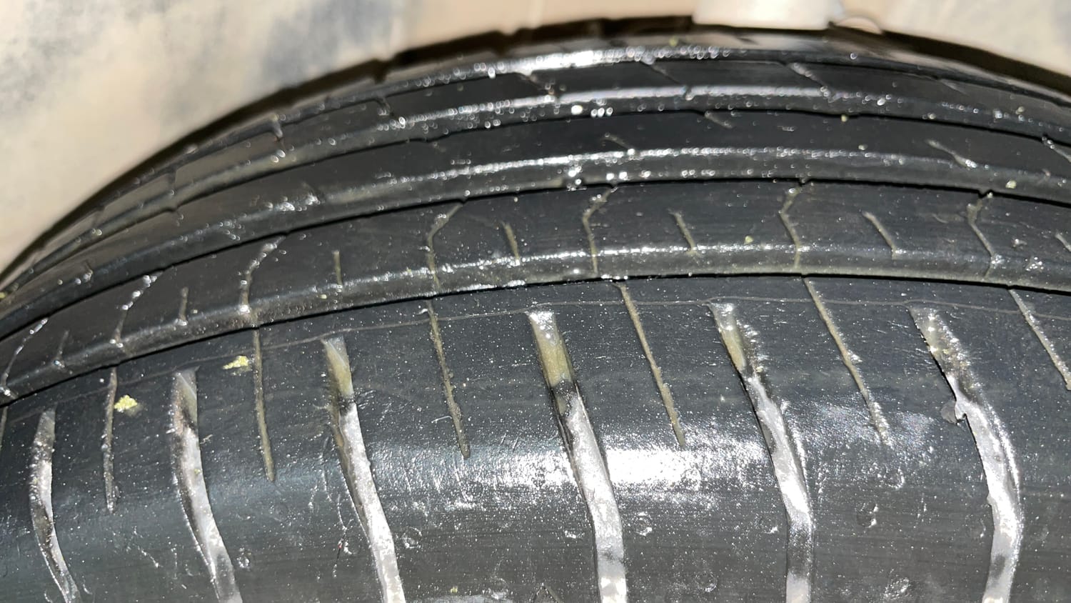 Used 2024 Tata Punch Accomplished MT Petrol Manual tyres RIGHT FRONT TYRE TREAD VIEW