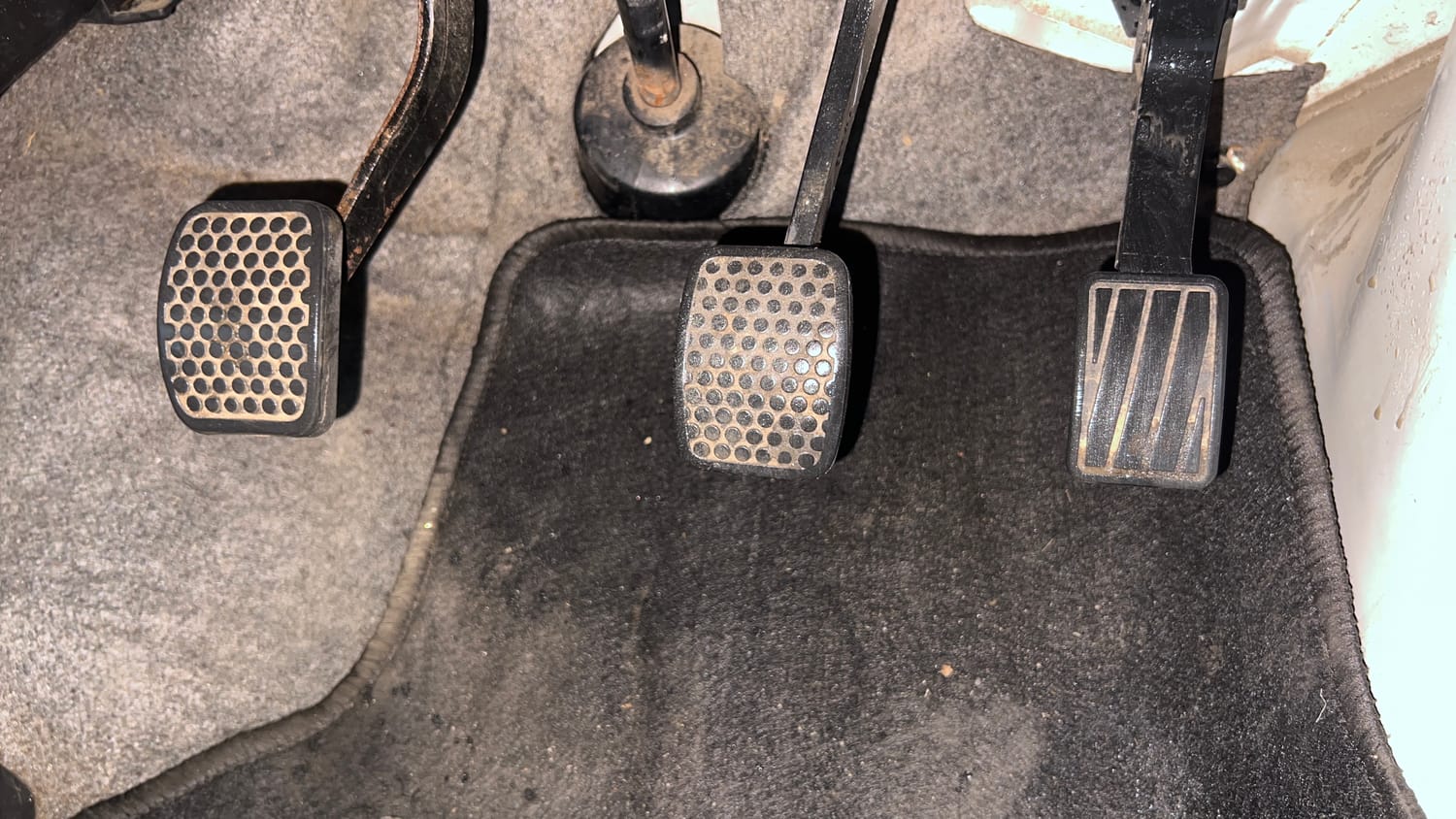 Used 2022 Maruti Suzuki Eeco 5 STR AC (O) Petrol Manual interior PEDALS VIEW