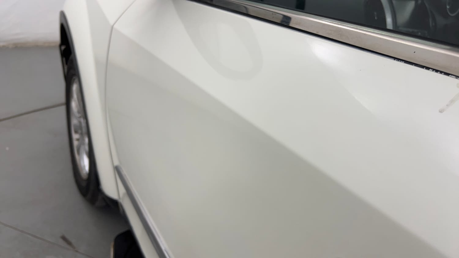 Used 2019 Mahindra XUV500 W9 Diesel Manual dents MINOR DENT
