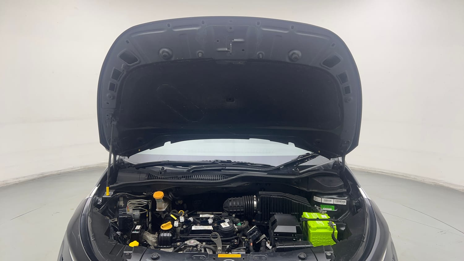 Used 2021 Tata Altroz XM Petrol Petrol Manual engine ENGINE & BONNET OPEN FRONT VIEW
