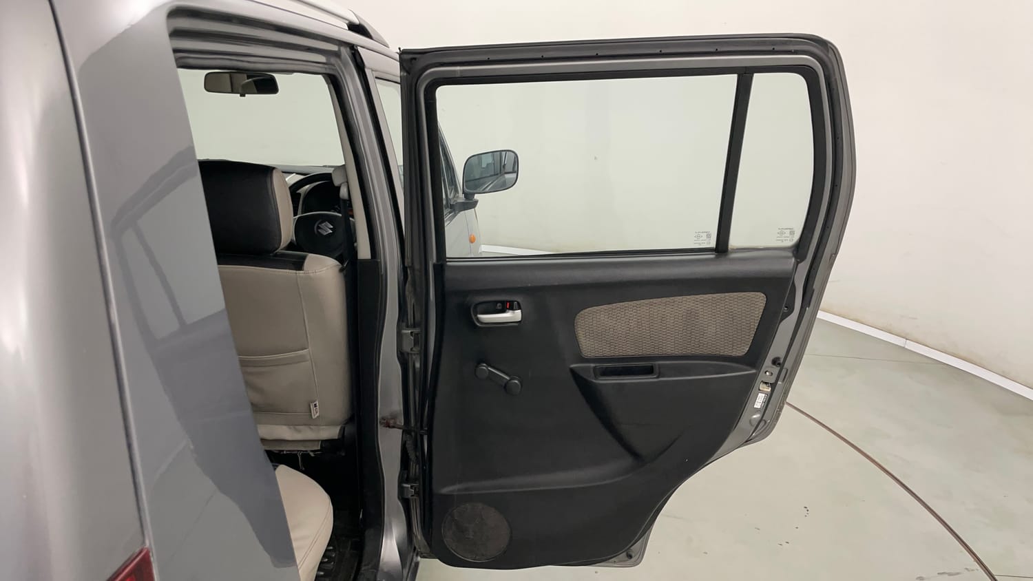 Used 2015 Maruti Suzuki Wagon R LXI Petrol Manual interior RIGHT REAR DOOR OPEN VIEW
