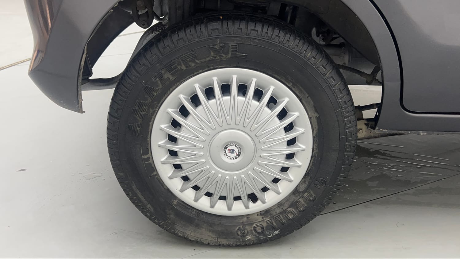 Used 2015 Maruti Suzuki Alto 800 Lxi Petrol Manual tyres RIGHT REAR TYRE RIM VIEW