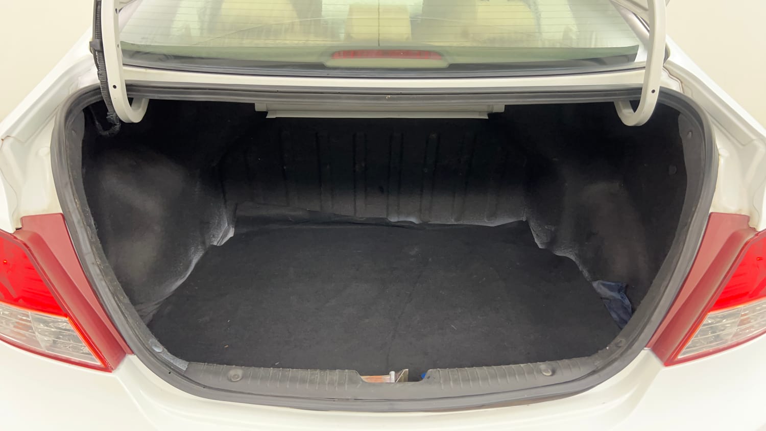 Used 2013 Hyundai Verna Fluidic 1.6 VTVT SX Opt Petrol Manual interior DICKY INSIDE VIEW
