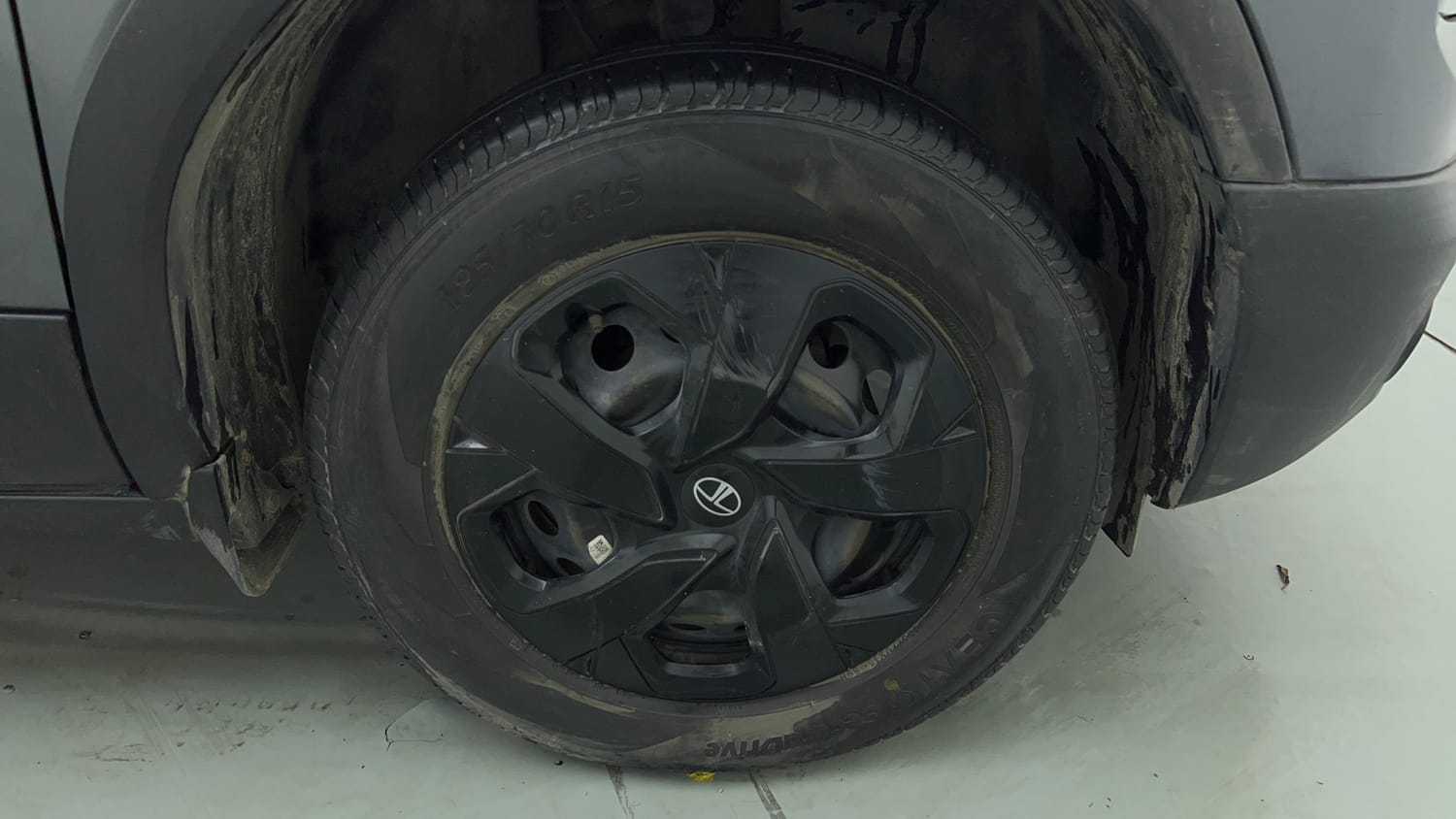 Used 2023 Tata Punch Adventure AMT Petrol Automatic tyres RIGHT FRONT TYRE RIM VIEW