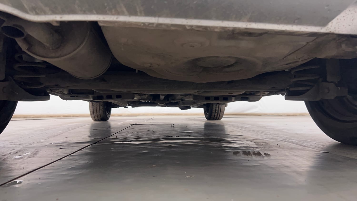Used 2015 Volkswagen Polo Comfortline 1.2L (P) Petrol Manual extra REAR UNDERBODY VIEW (TAKEN FROM REAR)