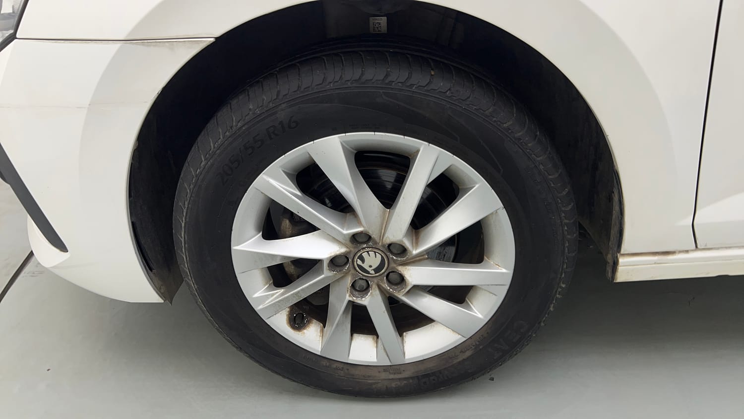 Used 2023 Skoda Slavia Ambition 1.0L TSI MT Petrol Manual tyres LEFT FRONT TYRE RIM VIEW