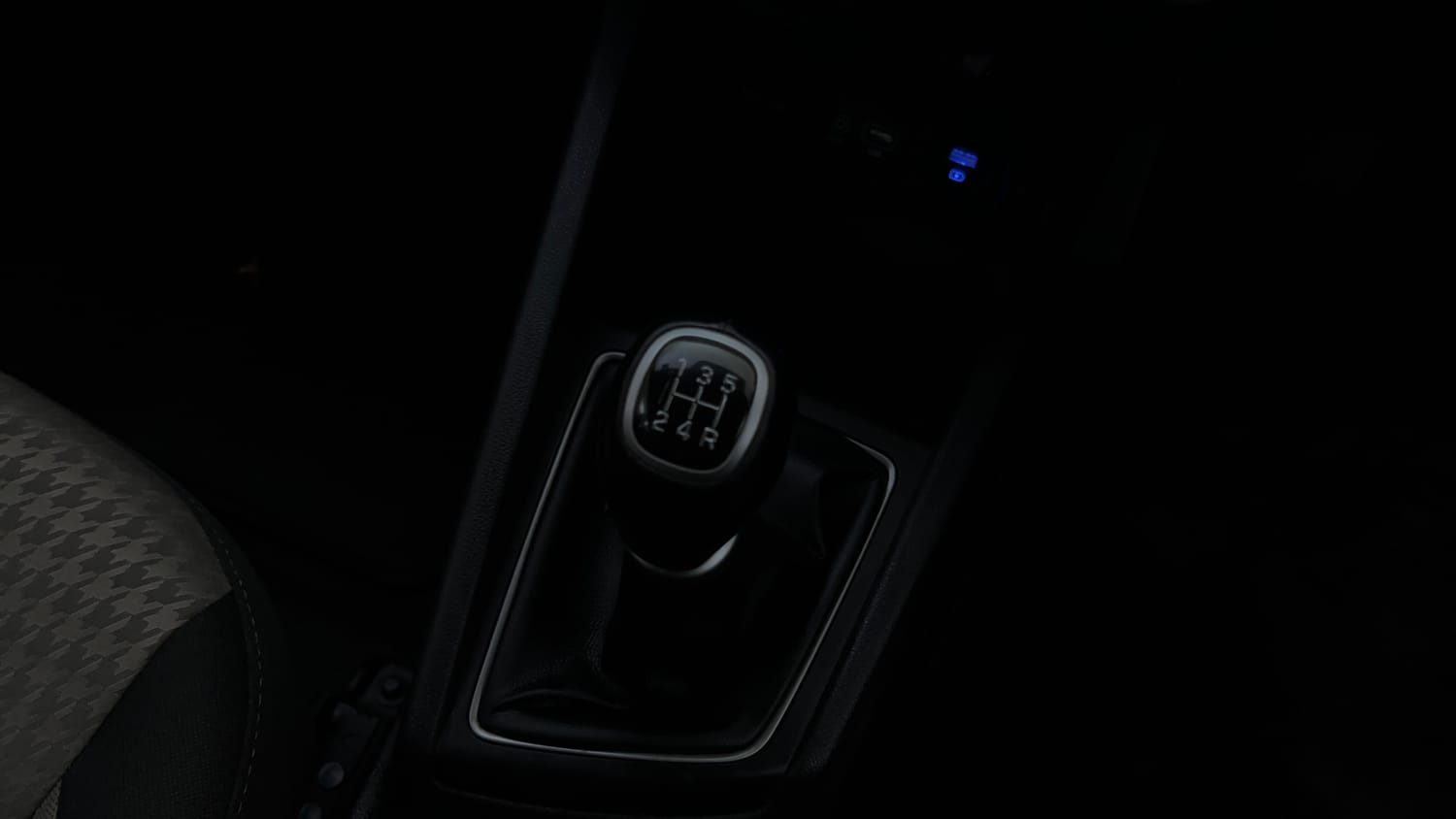 Used 2018 Hyundai Elite i20 Asta 1.2 (O) Petrol Manual interior GEAR  KNOB VIEW