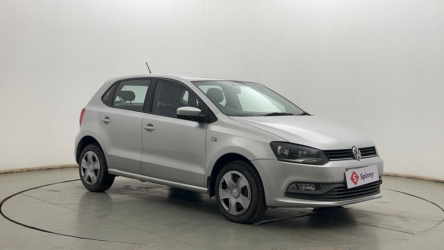 Used 2015 Volkswagen Polo Comfortline 1.2L (P) Petrol Manual exterior RIGHT FRONT CORNER VIEW