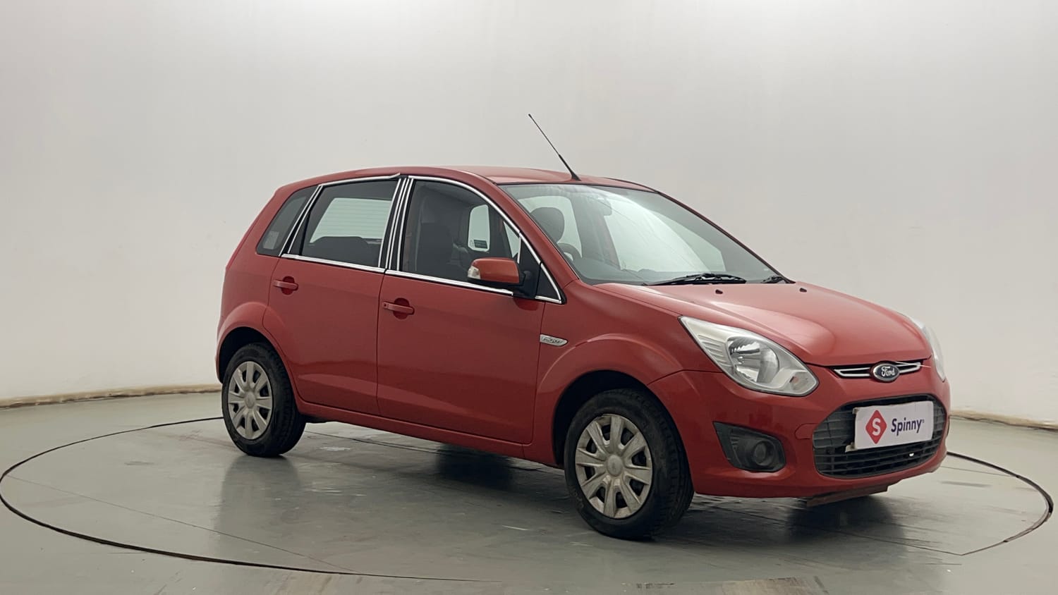 Used 2015 Ford Figo Duratec Petrol ZXI 1.2 Petrol Manual exterior RIGHT FRONT CORNER VIEW