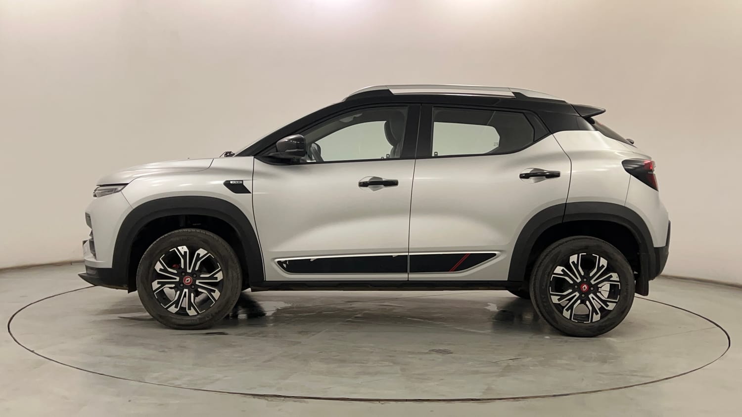 Used 2024 Renault Kiger RXZ Turbo CVT Dual Tone Petrol Automatic exterior LEFT SIDE VIEW