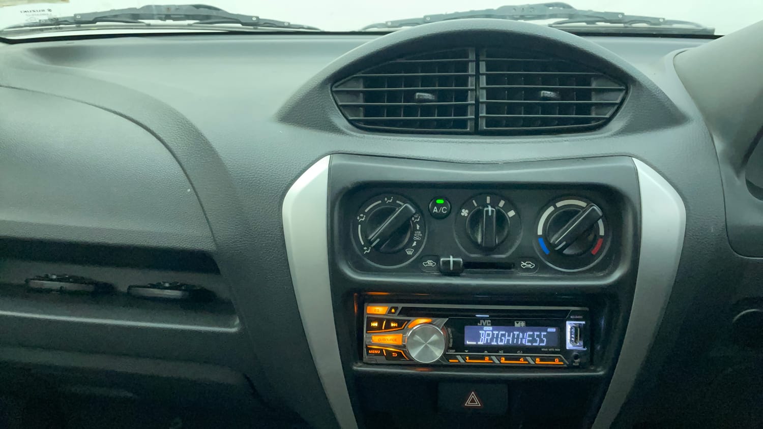 Used 2018 Maruti Suzuki Alto 800 LXi Petrol Manual interior MUSIC SYSTEM & AC CONTROL VIEW