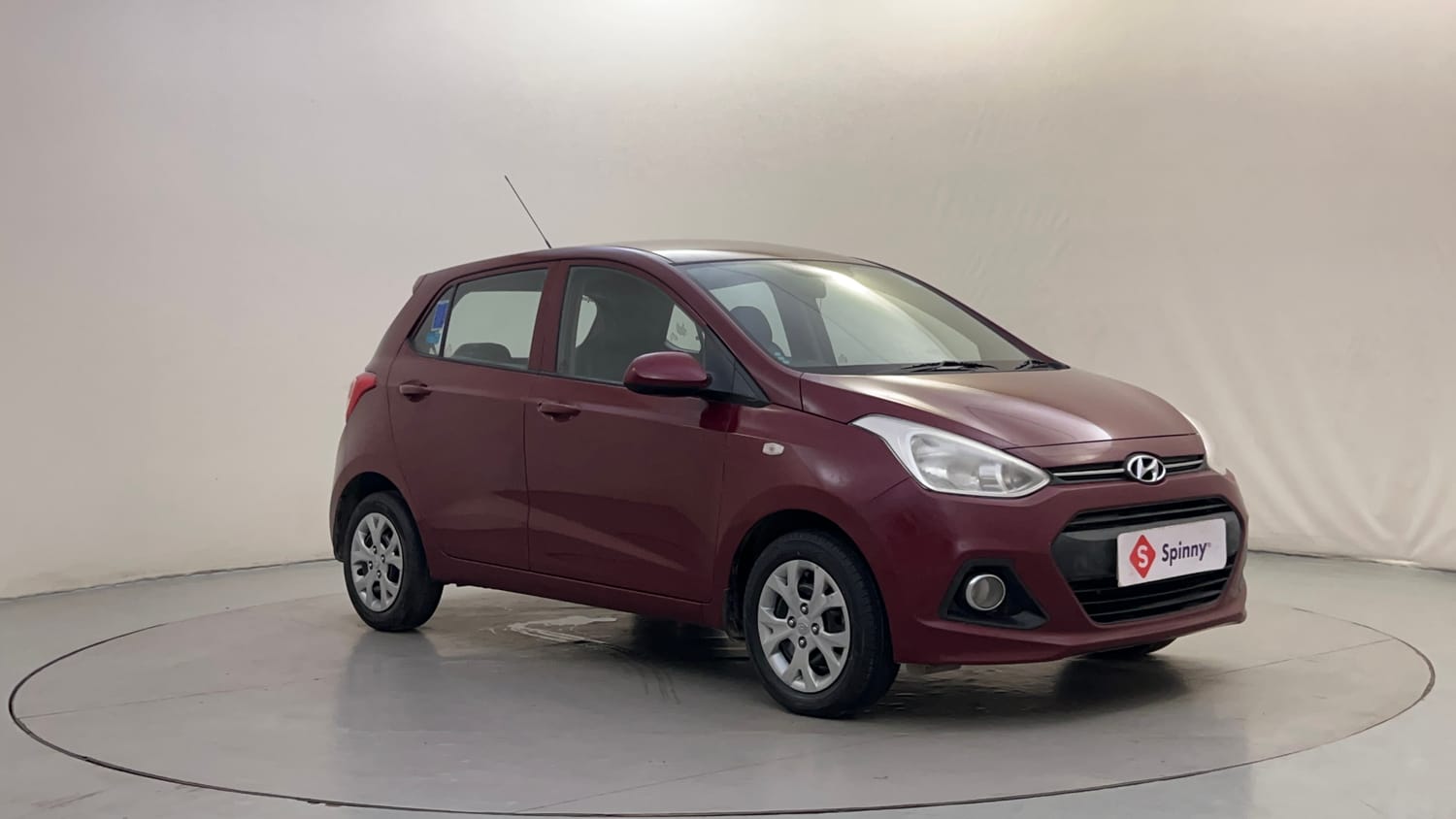 Used 2017 Hyundai Grand i10 Magna AT 1.2 Kappa VTVT Petrol Automatic exterior RIGHT FRONT CORNER VIEW