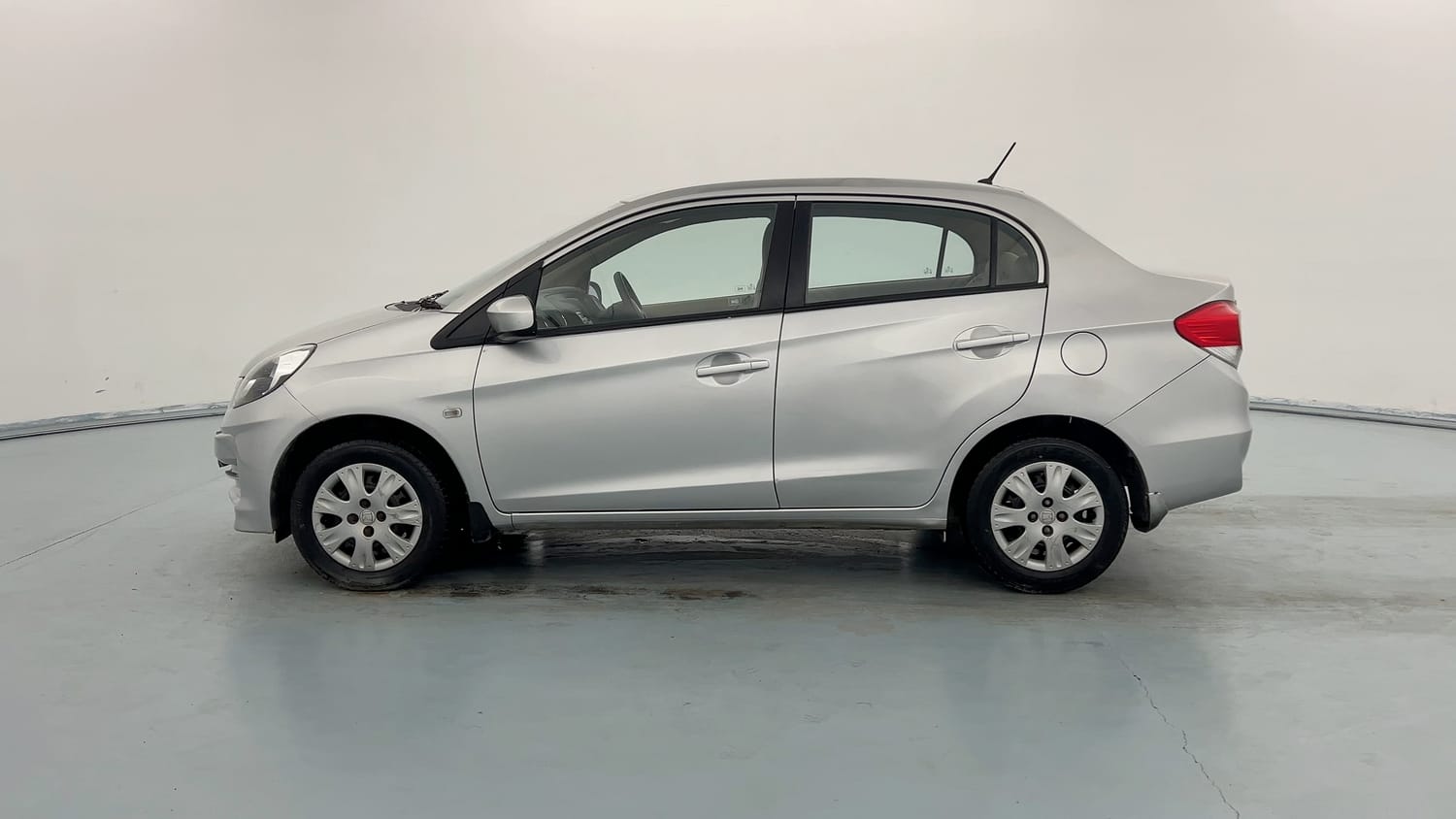 Used 2014 Honda Amaze 1.2 S i-VTEC Petrol Manual exterior LEFT SIDE VIEW