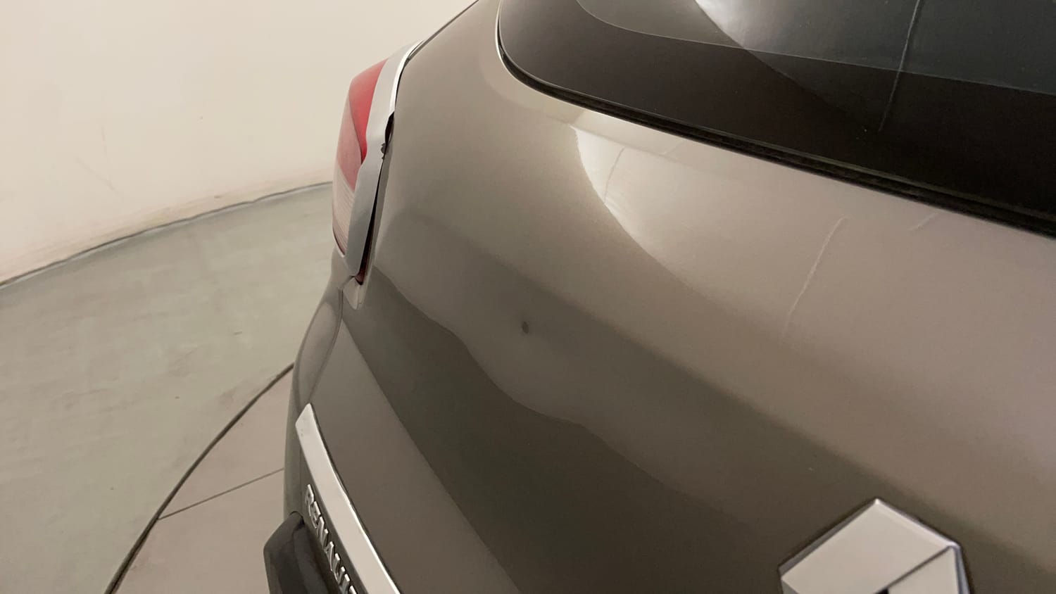 Used 2016 Renault Kwid RXT Petrol Manual dents MINOR DENT