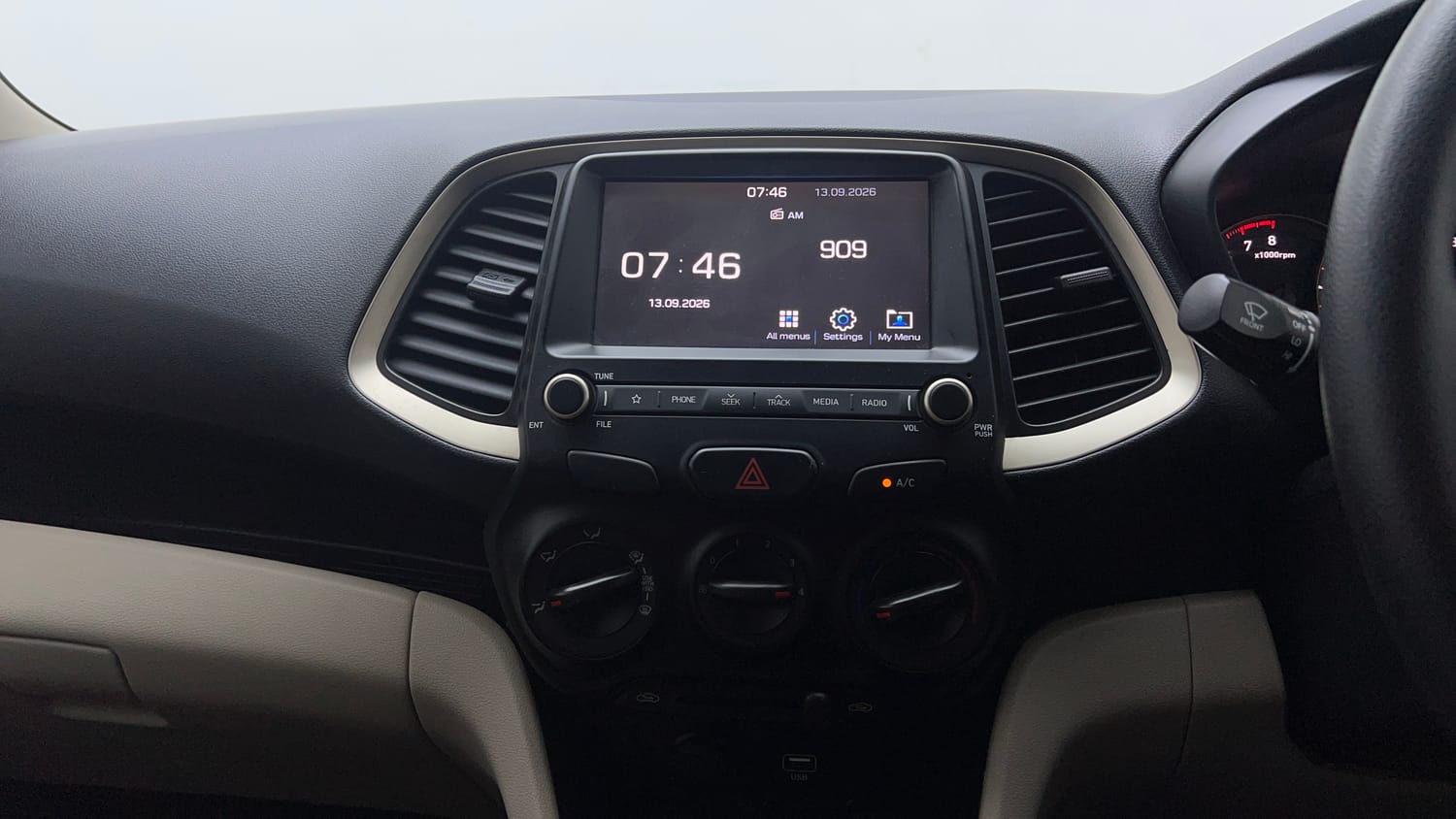 Used 2021 Hyundai Santro Sportz AMT Petrol Automatic top_features Integrated (in-dash) music system