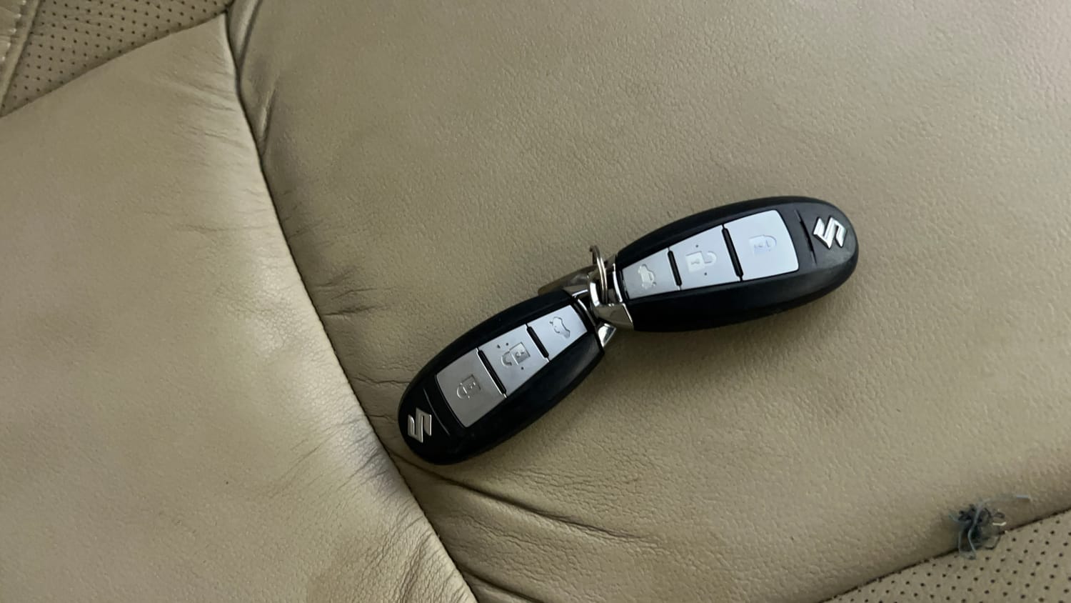 Used 2020 Maruti Suzuki Ciaz Alpha Hybrid 1.5 Petrol Manual extra CAR KEY VIEW
