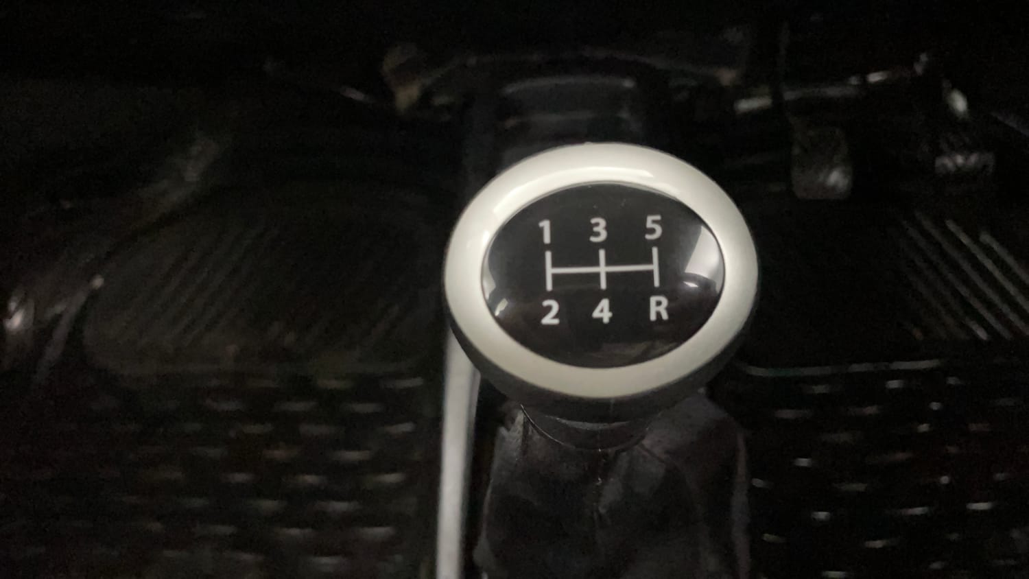 Used 2015 Maruti Suzuki Wagon R LXI Petrol Manual interior GEAR  KNOB VIEW