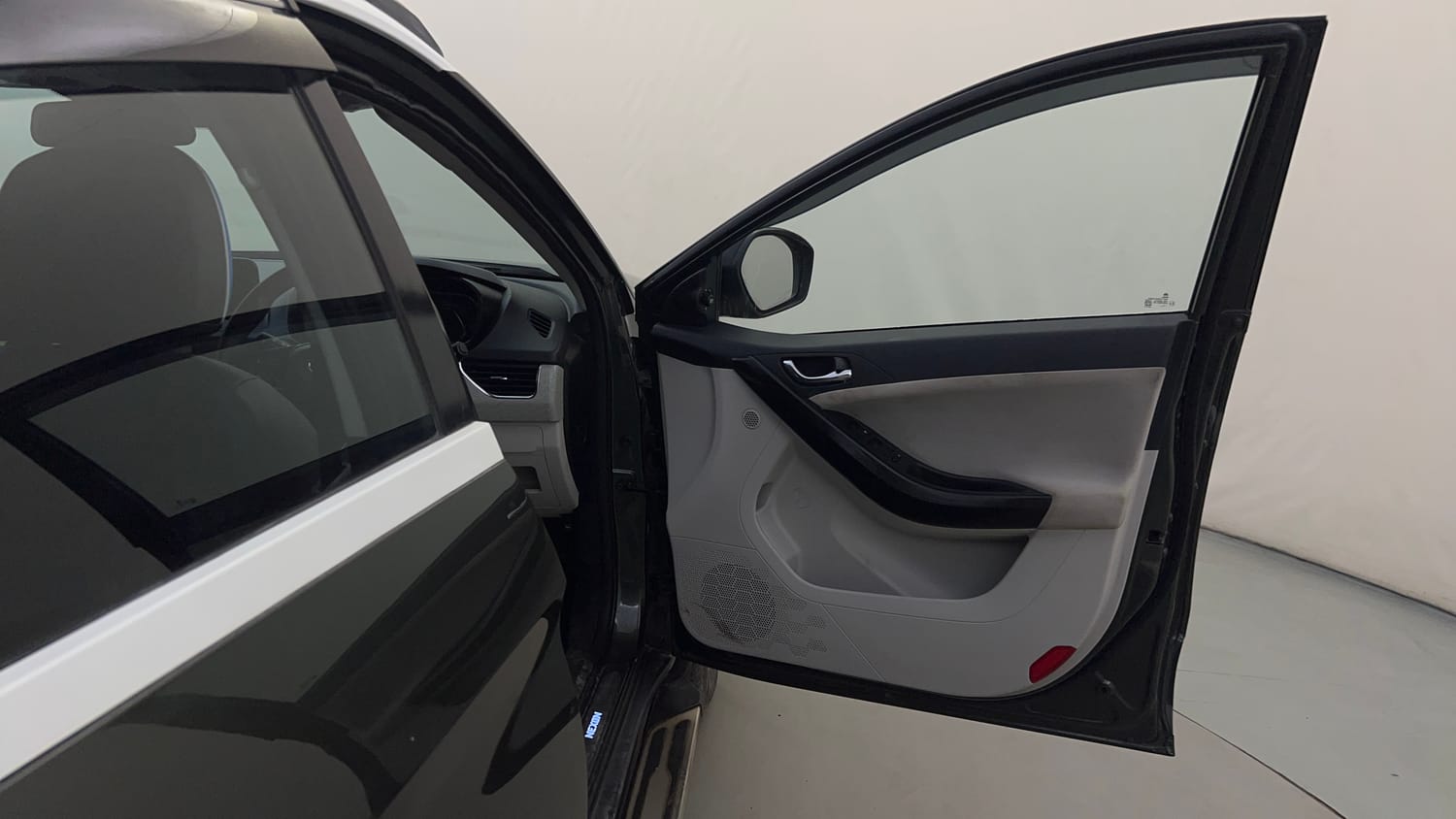 Used 2020 Tata Nexon XZ Plus (O) Dual Tone Petrol Manual interior RIGHT FRONT DOOR OPEN VIEW