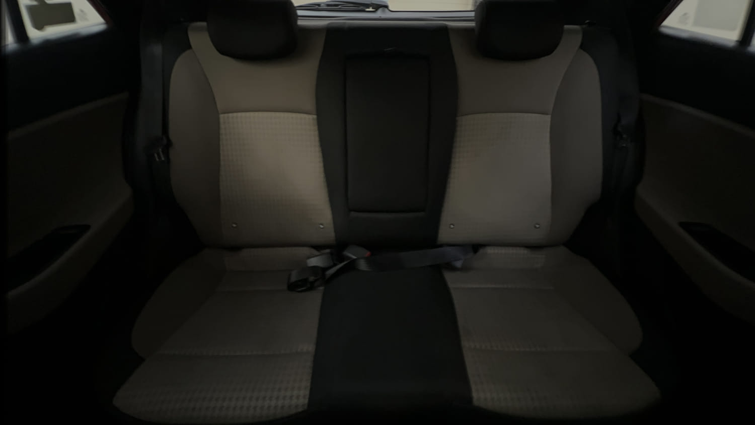 Used 2018 Hyundai Elite i20 Asta 1.2 (O) Petrol Manual interior REAR SEAT CONDITION VIEW