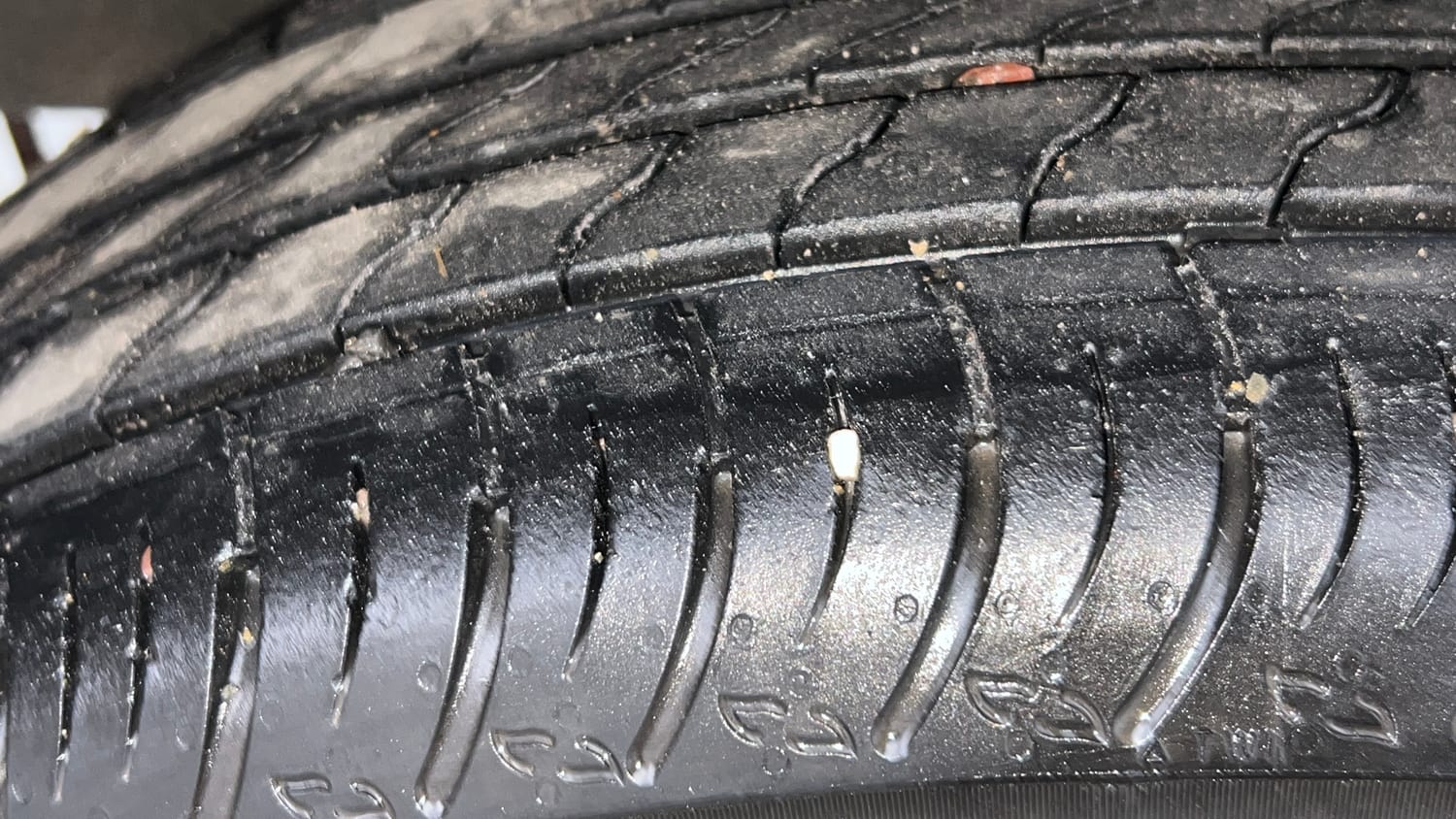 Used 2024 Renault Kiger RXL Petrol Manual tyres RIGHT REAR TYRE TREAD VIEW